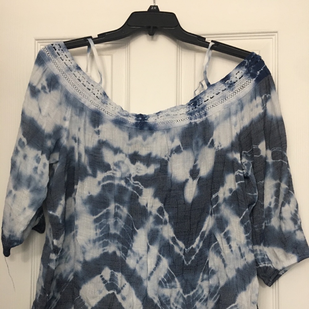 Flowing Off the Shoulder Sleeves